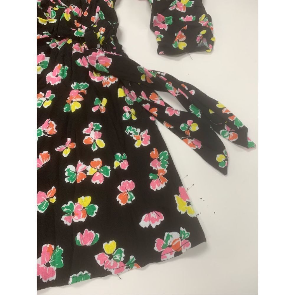 Floral Patterned Romper - Picture 2 of 10